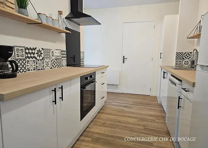 Hébergement de vacances Le Relais 19 Centre Bourg T4 100m2 - 4min à Puy Dufou